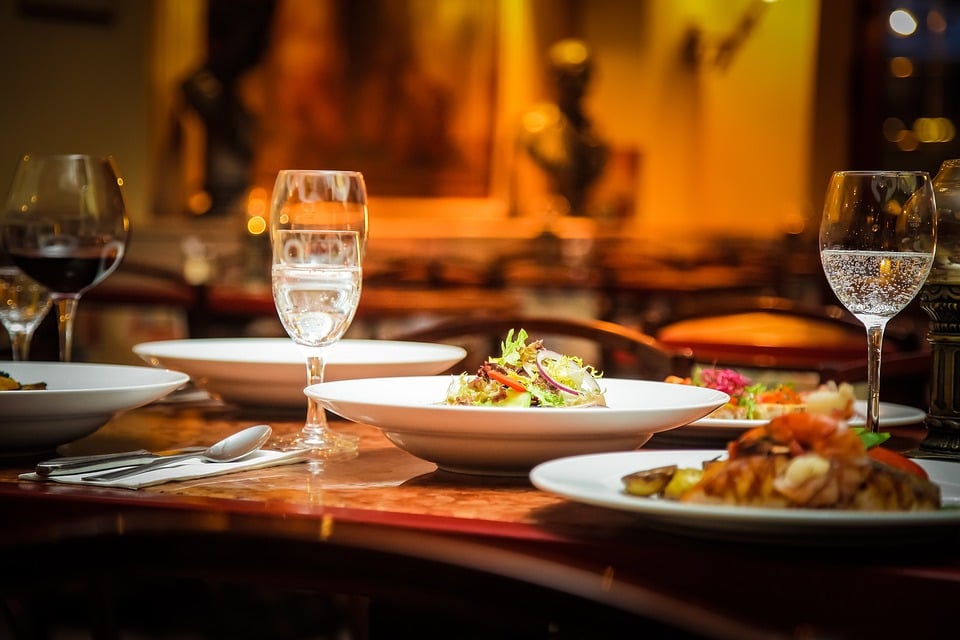 Quels sont les avantages de s’offrir une soirée au restaurant ?